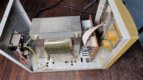 Fixing a Voltage Stabilizer(plus Repairing Tips)..